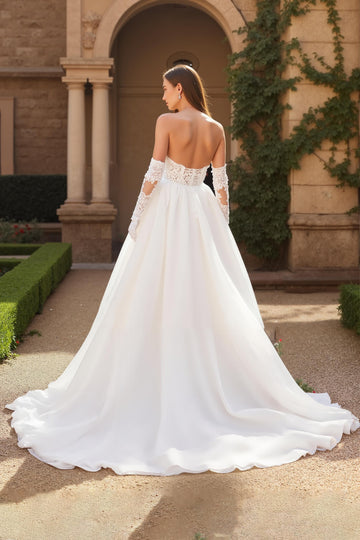 Une ligne Corset bustier ivoire Sweetheart Tulle Court Train Robe de mariée avec dentelle